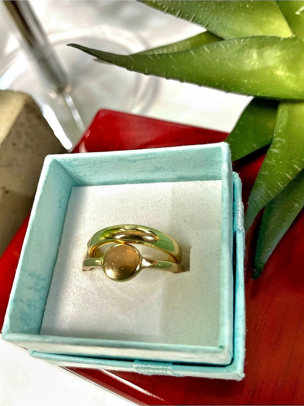 NIB Gold-Toned Trendy Ring Set